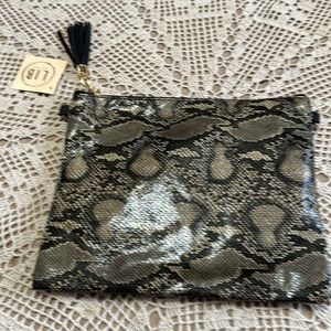 NEW!!! Snakeskin‎ Crossbody?Wristlet